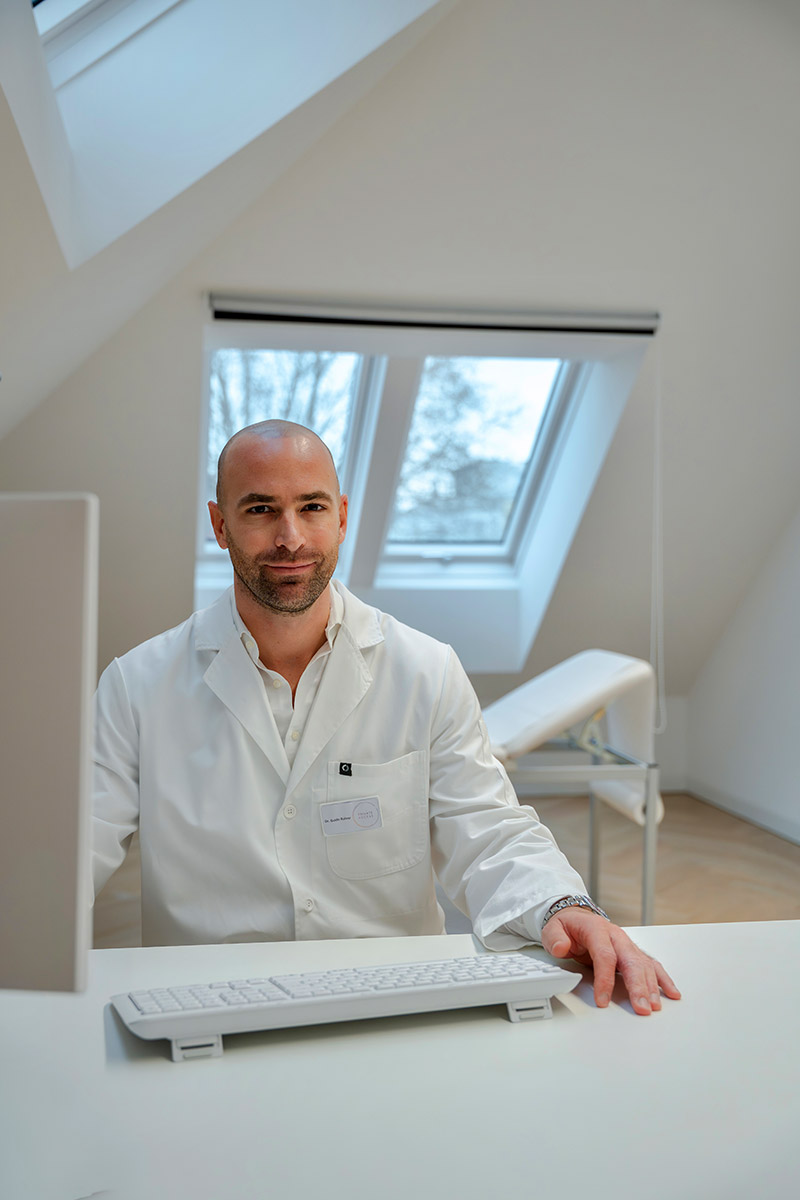 Dr. Guido Rohrer in der Ordination